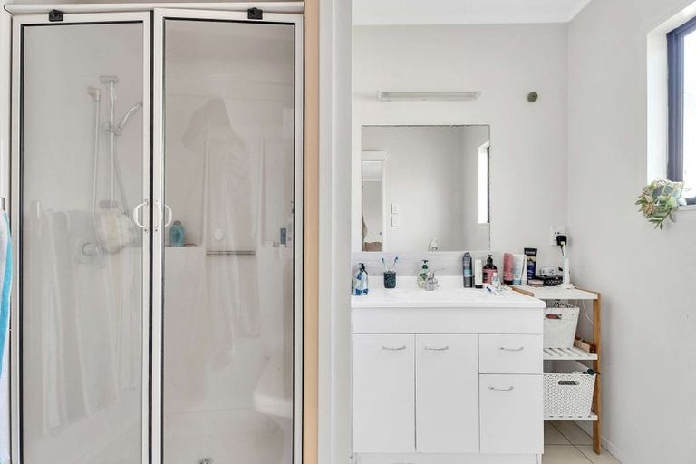 Photo of property in 14 Cholmondeley Crescent, Whitianga, 3510