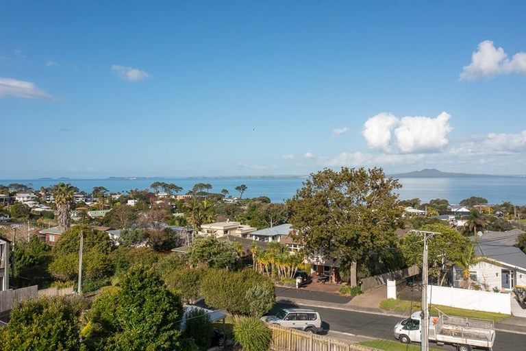 Photo of property in 4 Auld Street, Torbay, Auckland, 0630