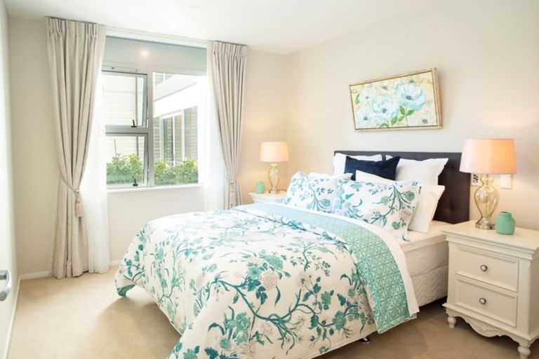 Photo of property in 9-11 Bayview Road, Paremata, Porirua, 5024