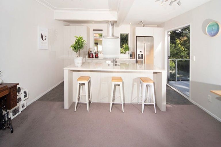 Photo of property in 44 Minnehaha Avenue, Titirangi, Auckland, 0604