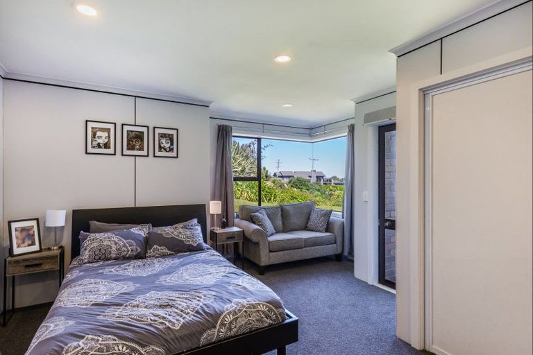 Photo of property in 2/23 Harvey Street, Waipahihi, Taupo, 3330