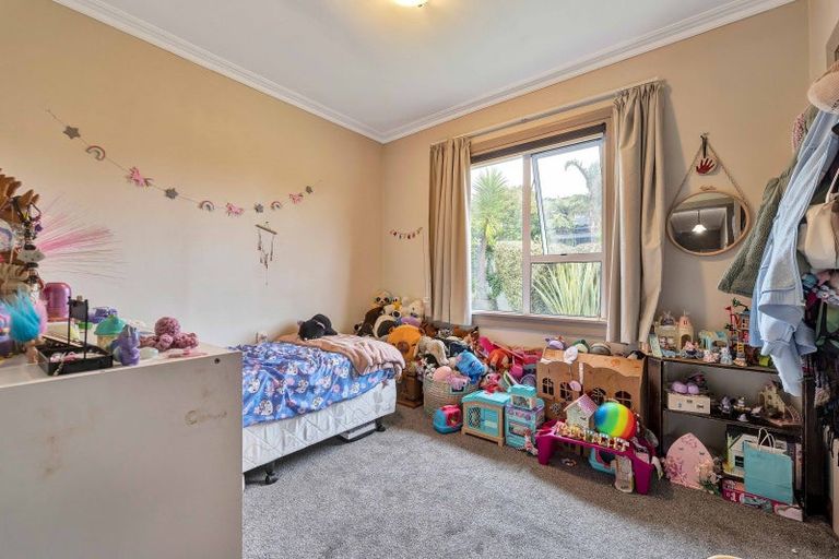 Photo of property in 79 Mangorei Road, Strandon, New Plymouth, 4312