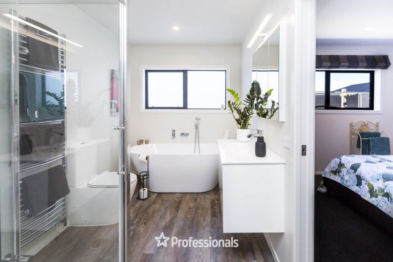 Photo of property in 8 Kerrigan Crescent, Wallaceville, Upper Hutt, 5018