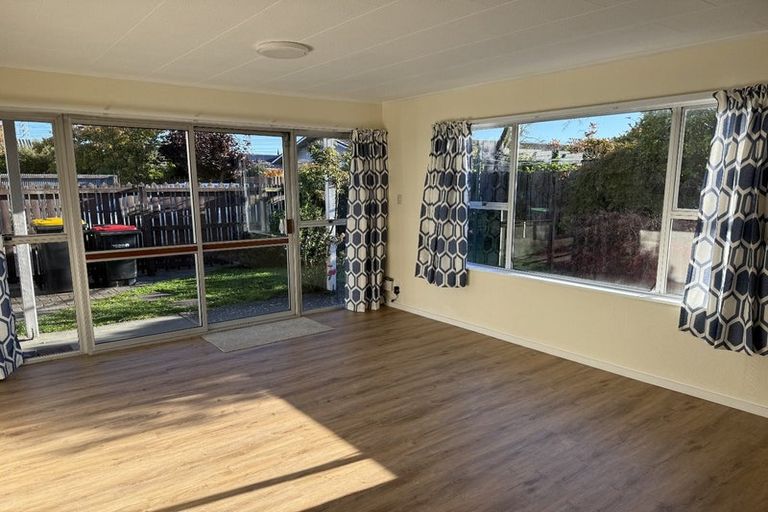 Photo of property in 1/43b Ambleside Drive, Burnside, Christchurch, 8053