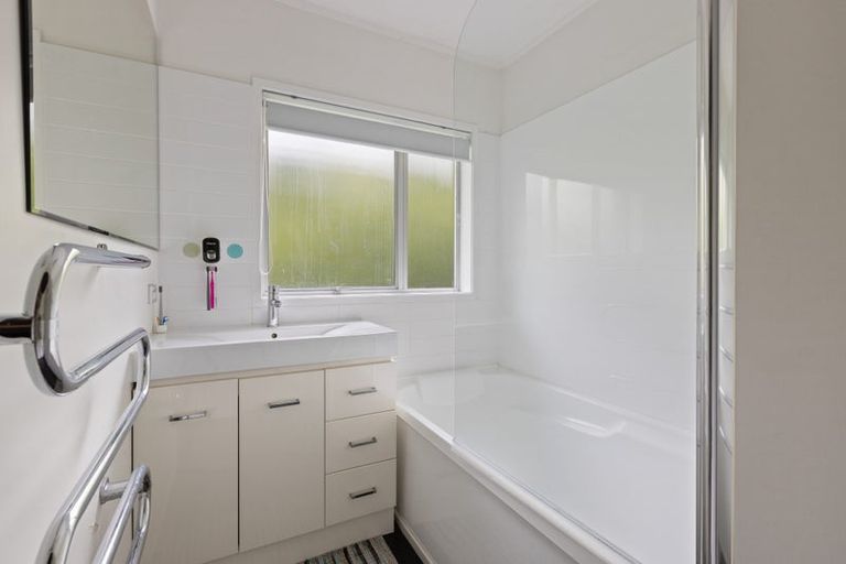 Photo of property in 2/13 Kiri Place, Mairangi Bay, Auckland, 0630