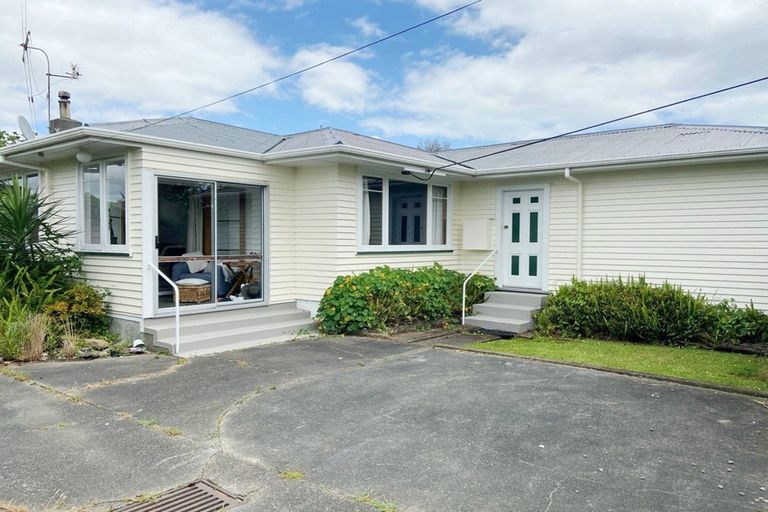 Photo of property in 11 Iti Street, Otaki, 5512