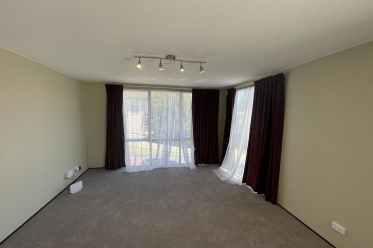 Photo of property in 2/668 Beach Road, Browns Bay, Auckland, 0630