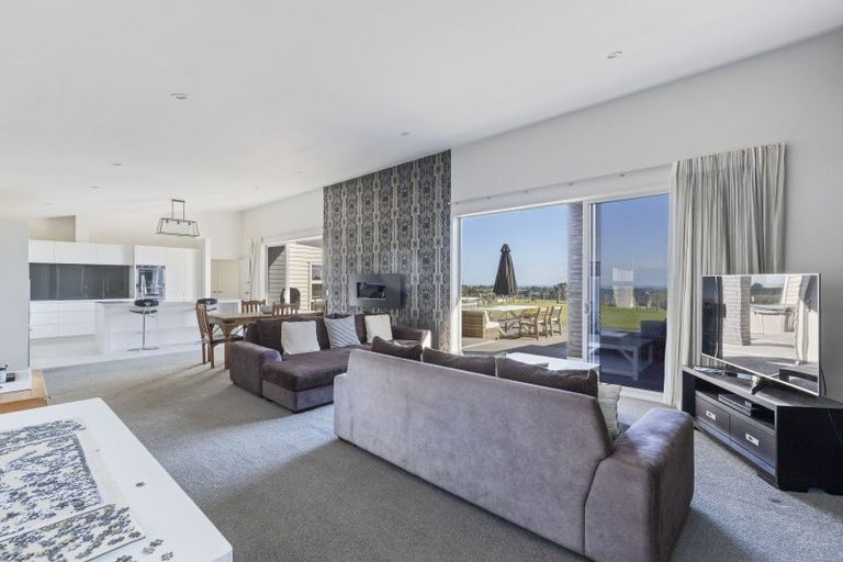 Photo of property in 576a Mangorei Road, Mangorei, New Plymouth, 4371