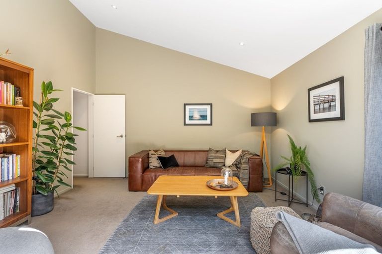 Photo of property in 25 Bemrose Place, Cockle Bay, Auckland, 2014