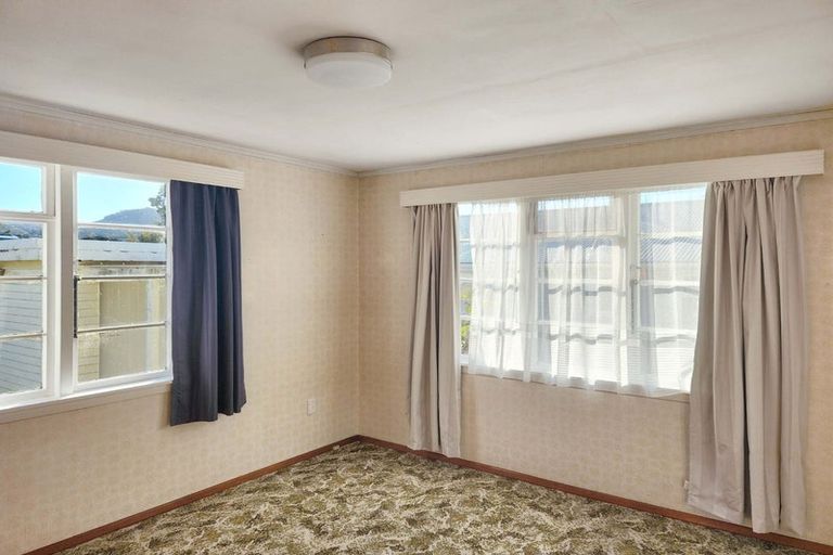 Photo of property in 63 Golders Road, Elderslea, Upper Hutt, 5018