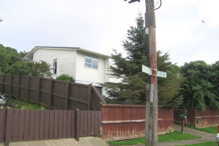Photo of property in 61 Davidson Crescent, Tawa, Wellington, 5028