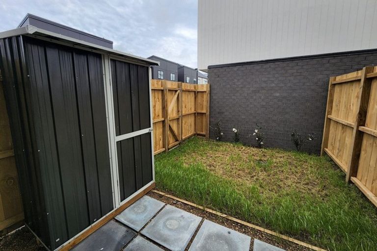 Photo of property in 3/119 Bruce Mclaren Road, Henderson, Auckland, 0612