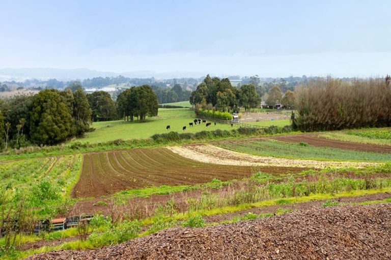 Photo of property in 1120i Waiuku Road, Waiuku, 2681