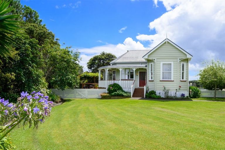 Photo of property in 43 Sunnyvale Road, Massey, Auckland, 0614