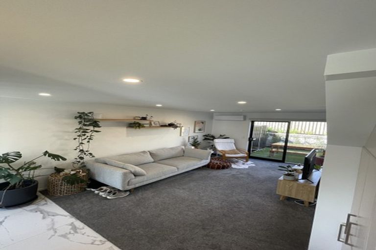 Photo of property in 7/6 St Leonards Road, Kelston, Auckland, 0602