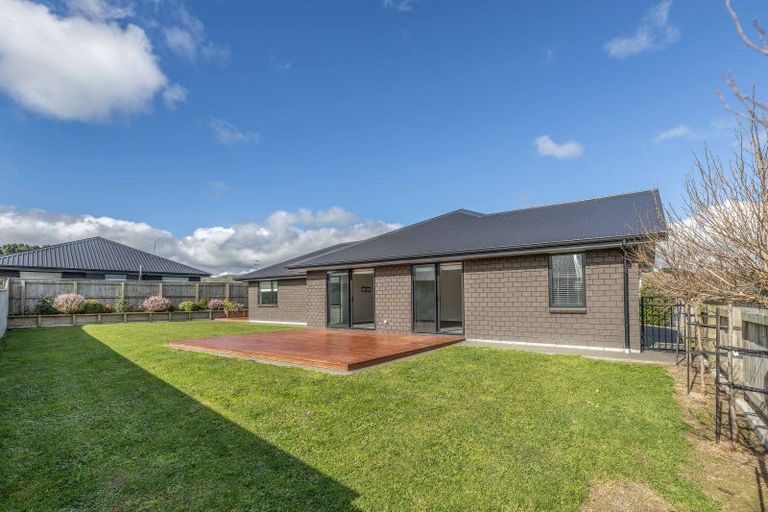 Photo of property in 6 Corsica Court, Fitzherbert, Palmerston North, 4410