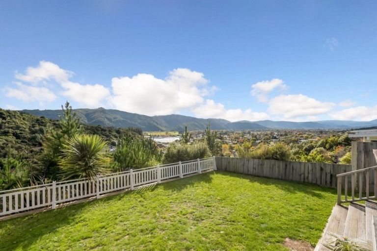 Photo of property in 22 Duncraig Street, Silverstream, Upper Hutt, 5019