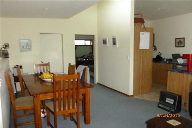 Photo of property in 22 Marina View, Paremata, Porirua, 5026