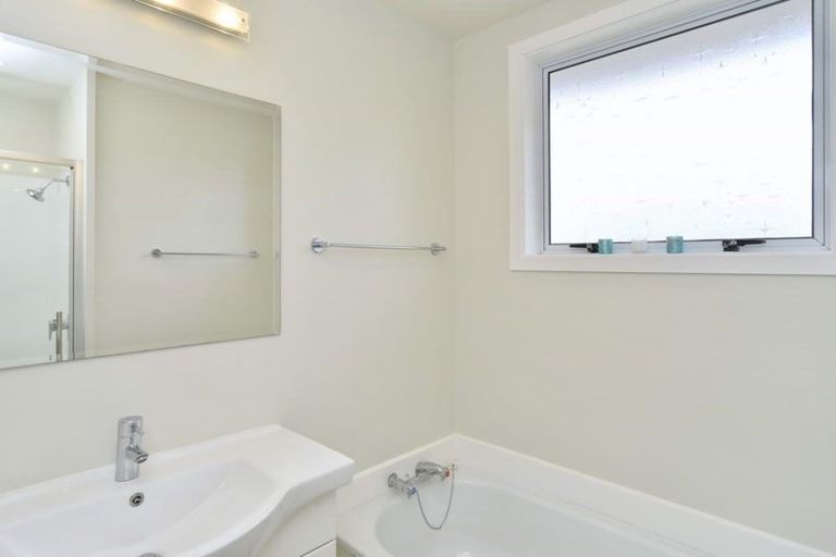 Photo of property in 8 Doggett Place, Rangiora, 7400