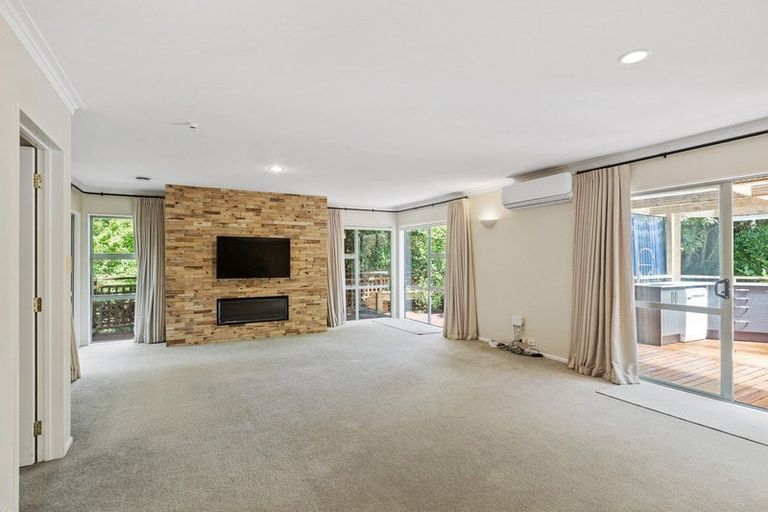 Photo of property in 8a Williams Terrace, Fitzherbert, Palmerston North, 4410