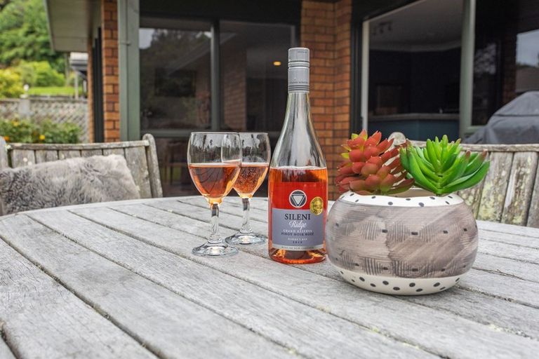 Photo of property in 21 The Fairway, Whakatane, 3120