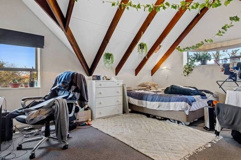 Photo of property in 33b Lochee Road, Upper Riccarton, Christchurch, 8041