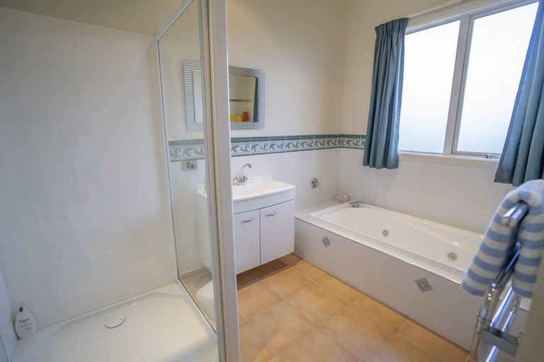 Photo of property in 30 Oraka Street, Te Anau, 9600