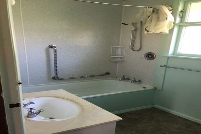 Photo of property in 75 Lipscombe Crescent, Havelock North, 4130