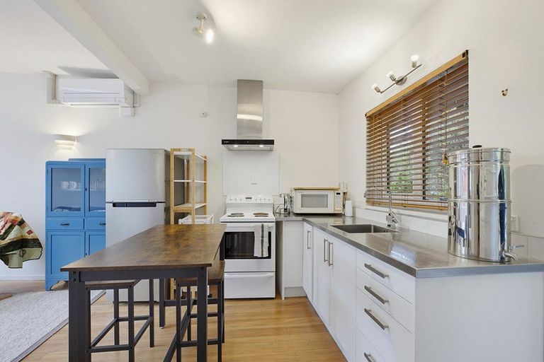 Photo of property in Parkland Flats, 15/51 Adams Terrace, Kelburn, Wellington, 6021