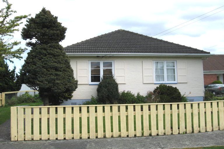 Photo of property in 3 Frickleton Grove, Waterloo, Lower Hutt, 5011