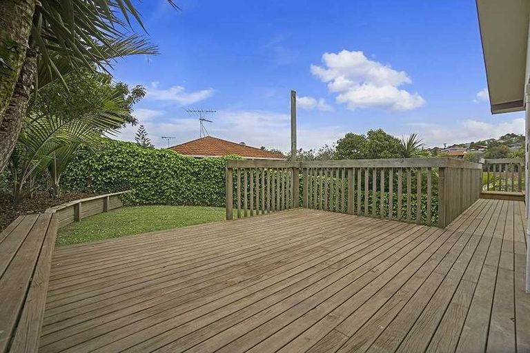Photo of property in 1/17 Sandiacre Way, Browns Bay, Auckland, 0630