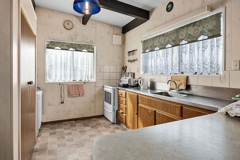 Photo of property in 10 Green Lane, Hawera, 4610