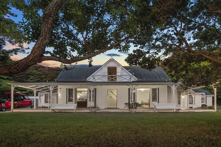 Photo of property in 6 Paine Brown Way, Russell, 0272