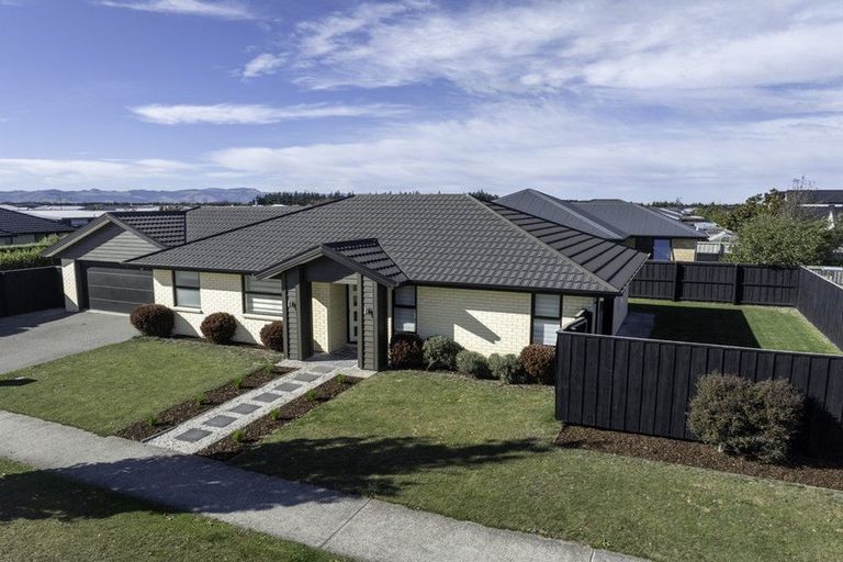 Photo of property in 74a Shillingford Boulevard, Rolleston, 7615