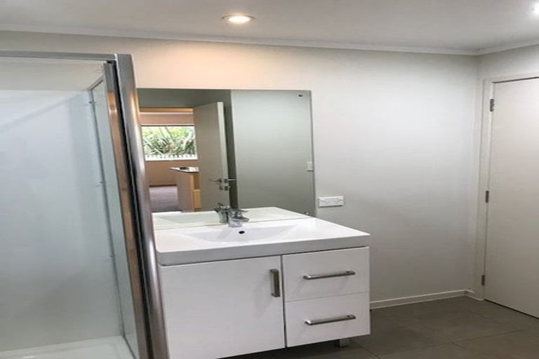 Photo of property in 145 Hutchinsons Road, Bucklands Beach, Auckland, 2014