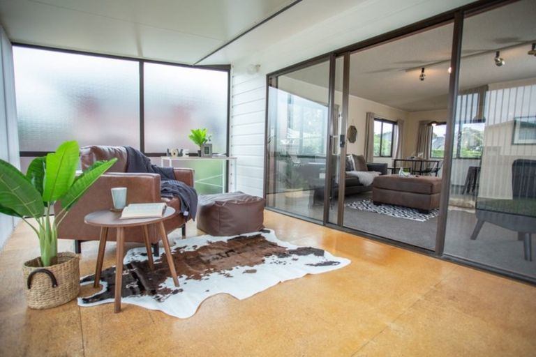 Photo of property in 48 Olive Terrace, Paraparaumu Beach, Paraparaumu, 5032