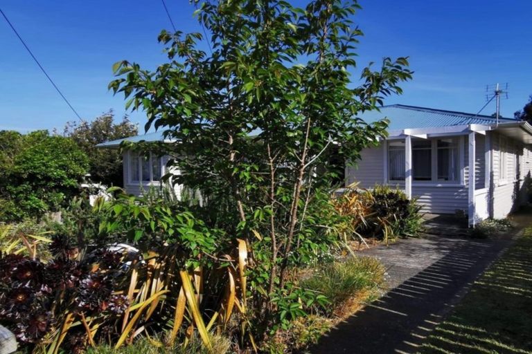 Photo of property in 5 Kapekape Place, Pukerua Bay, 5026