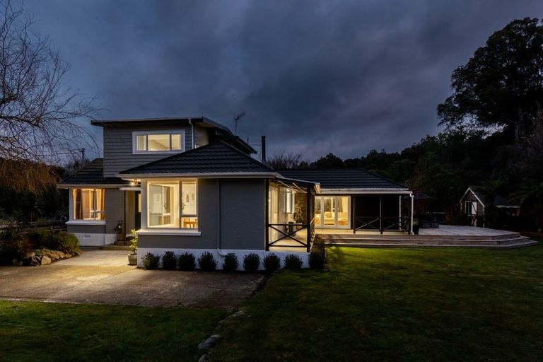Photo of property in 10 Mahuri Road, Otatara, Invercargill, 9879