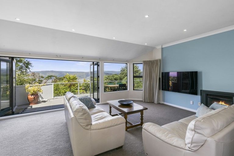 Photo of property in 2 Crestview Grove, Belmont, Lower Hutt, 5010