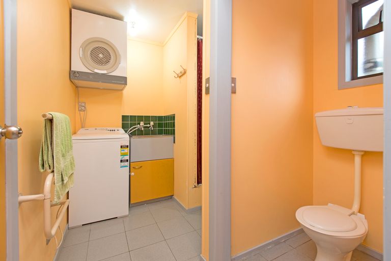 Photo of property in 15 Hillcrest Road, Hatfields Beach, Orewa, 0931