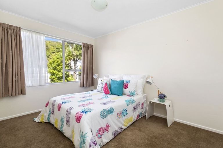 Photo of property in 3 Saint Hildas Glade, Tawa, Wellington, 5028