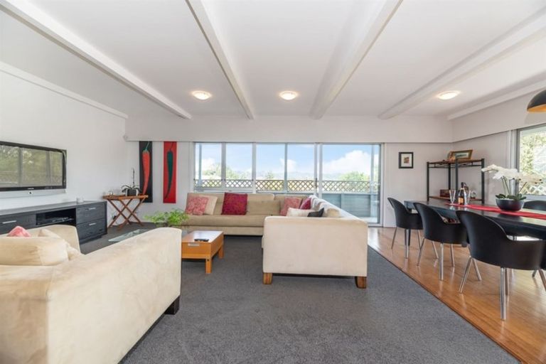 Photo of property in 6 Isobel Road, Greenhithe, Auckland, 0632