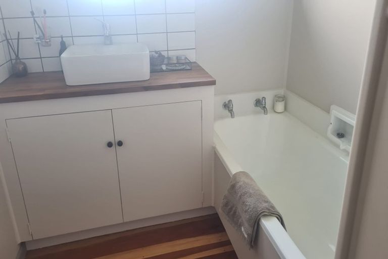 Photo of property in 64 Brandon Street, Featherston, 5710