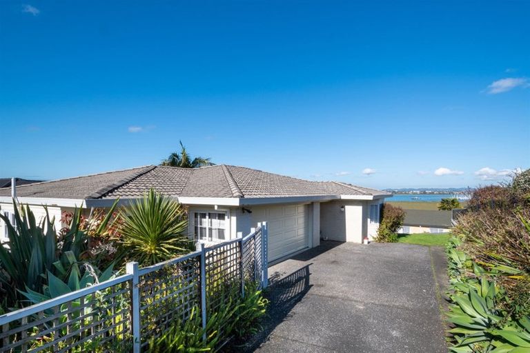 Photo of property in 2/12 Bannings Way, Hobsonville, Auckland, 0618