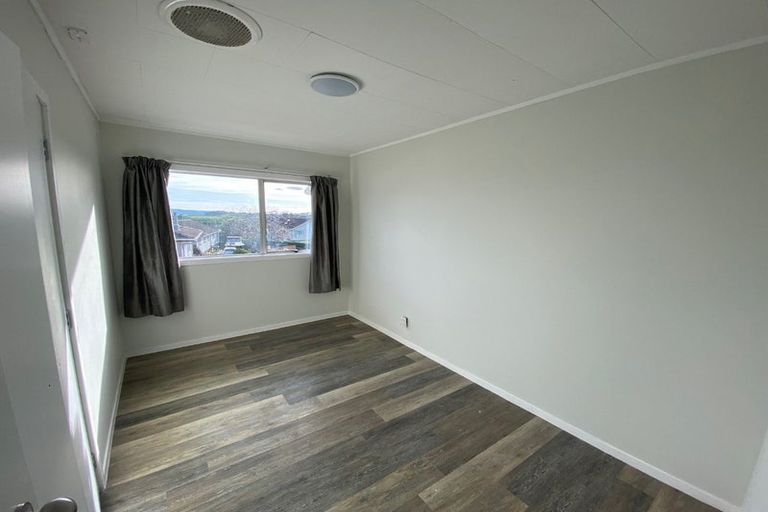 Photo of property in 4 Pureora Place, Clendon Park, Auckland, 2103