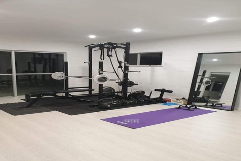 Photo of property in 30 Grendon Road, Titirangi, Auckland, 0604