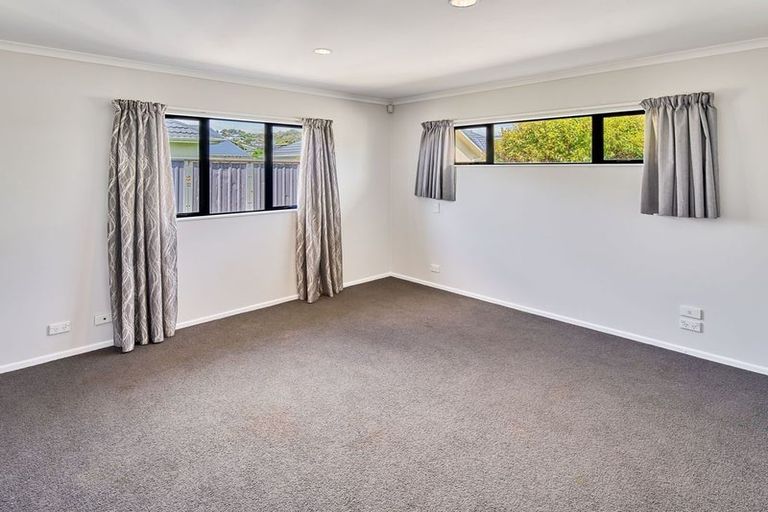Photo of property in 59 Kapiti Crescent, Titahi Bay, Porirua, 5022