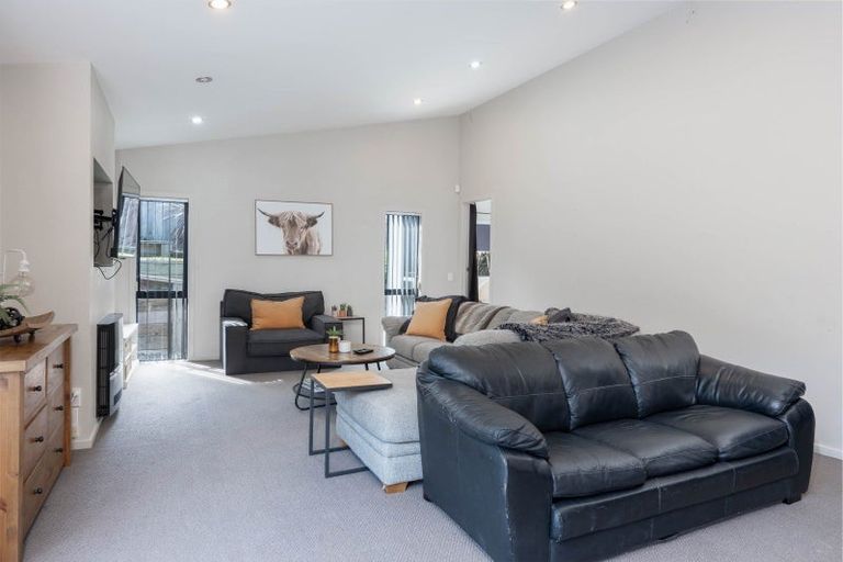 Photo of property in 2/16 Sunset Street, Hilltop, Taupo, 3330