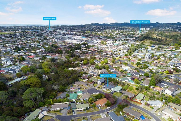 Photo of property in 15 Lanier Place, Glendene, Auckland, 0602