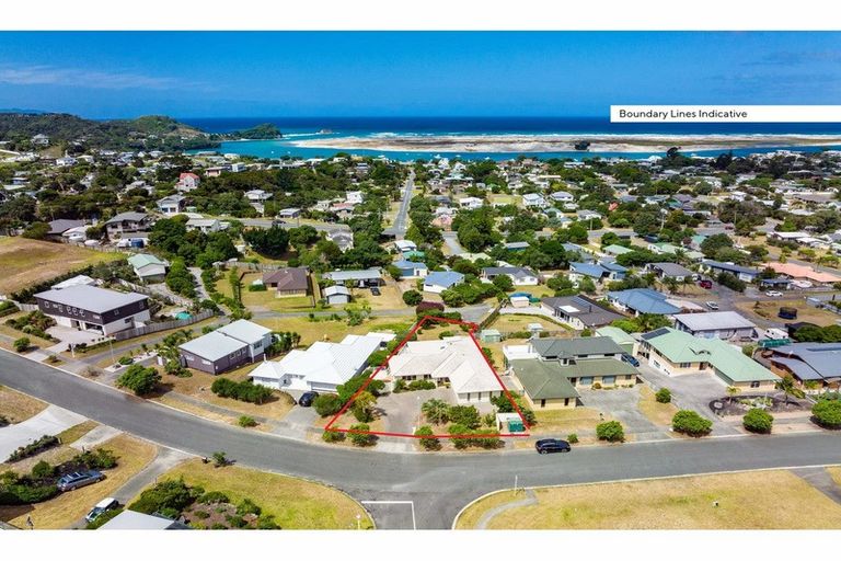 Photo of property in 14 Driftwood Place, Mangawhai Heads, Mangawhai, 0505